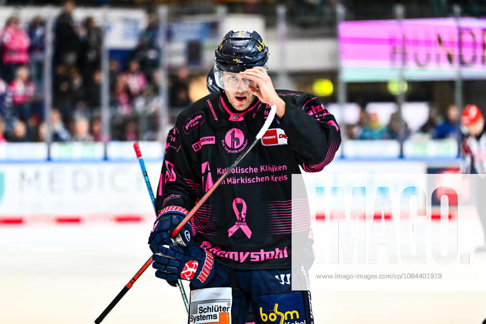 Peter Spornberger, Iserlohn Roosters, 50, GER, Iserlohn Roosters vs. Grizzlys Wolfsburg, Ice Hockey, Penny DEL, Matchday 8, 2026–2027 Season, October 11, 2026, GER, Iserlohn Roosters vs. Grizzlys Wolfsburg, Ice Hockey, Penny DEL, Matchday 8, 2026–2027 Season, October 11, 2026, Iserlohn