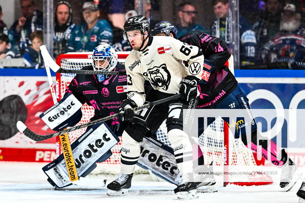 Luis Schinko, Grizzlys Wolfsburg, 63; Hendrik Hane, Iserlohn Roosters, 32, GER, Iserlohn Roosters vs. Grizzlys Wolfsburg, Ice Hockey, Penny DEL, Matchday 8, 2026–2027 Season, October 11, 2026, GER, Iserlohn Roosters vs. Grizzlys Wolfsburg, Ice Hockey, Penny DEL, Matchday 8, 2026–2027 Season, October 11, 2026, Iserlohn