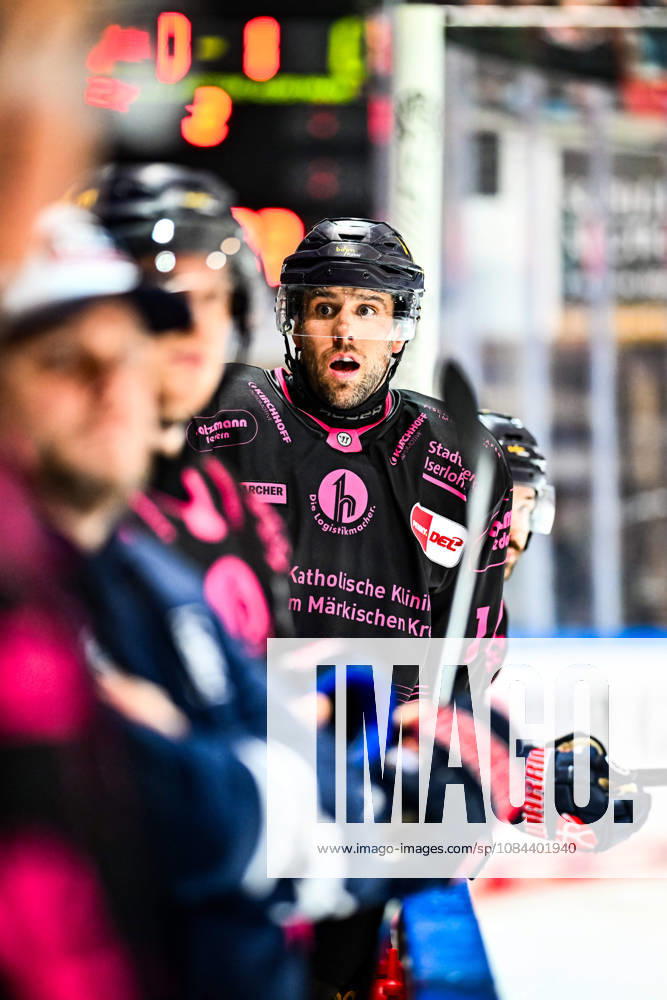 Cole Maier, Iserlohn Roosters, 14, GER, Iserlohn Roosters vs. Grizzlys Wolfsburg, Ice Hockey, Penny DEL, Matchday 8, 2026–2027 Season, October 11, 2026, GER, Iserlohn Roosters vs. Grizzlys Wolfsburg, Ice Hockey, Penny DEL, Matchday 8, 2026–2027 Season, October 11, 2026, Iserlohn