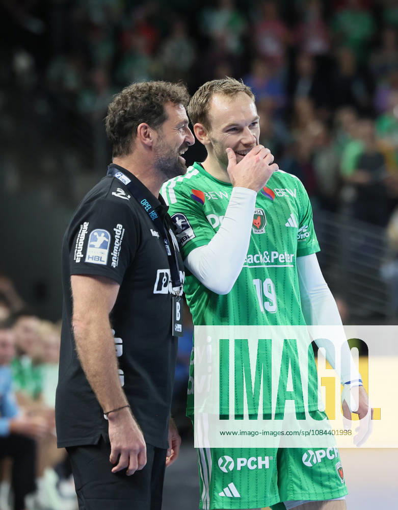 GER HBL 2026–2027 Season: Füchse Berlin vs. TBV Lemgo, October 11, 2026, MAX SCHMELING HALLE, Berlin, No chit-chat on the sidelines, Florian KEHRMANN, TBV Lemgo Lippe coach, and Mathias GIDSEL, Füchse Berlin 19
