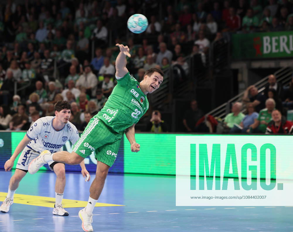 GER HBL 2026–2027 Season: Füchse Berlin vs. TBV Lemgo, October 11, 2026, MAX SCHMELING HALLE, Berlin, Tim FREIHÖFER (Füchse Berlin 20), 7-meter throw, penalty throw