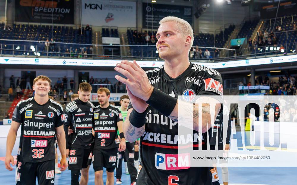 Handball 1st Bundesliga OPEL HBL 2026–2027 Season Matchday 8 HC Erlangen Nuremberg Metropolitan Region HCE MT Melsungen Women’s Team Cheering and joy after the game Marek Nissen 6, HC Erlangen HCE applauds, claps its hands to the spectators, audience, and fans