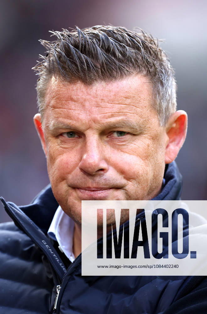 UTRECHT: Willem II coach John Stegeman during the Vriendenloterij Eredivisie match between FC Utrecht and Willem II at Stadion Galgenwaard on October 11, 2026, in Utrecht, the Netherlands. PETER LOUS EYE4IMAGES DeFodi Images