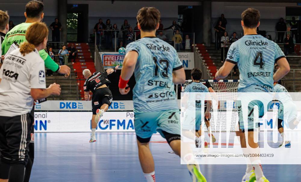 Handball 1st Bundesliga OPEL HBL 2026–2027 Season, Matchday 8: HC Erlangen (Nuremberg Metropolitan Region) vs. HCE MT Melsungen Women s Team Marek Nissen 6, HC Erlangen HCE secured the victory with a last-second goal just before the final whistle