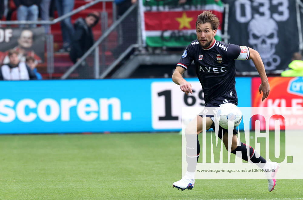 UTRECHT: Willem II defender Hidde Ter Avest during the Vriendenloterij Eredivisie match between FC Utrecht and Willem II at Stadion Galgenwaard on October 11, 2026, in Utrecht, Netherlands. PETER LOUS EYE4IMAGES DeFodi Images