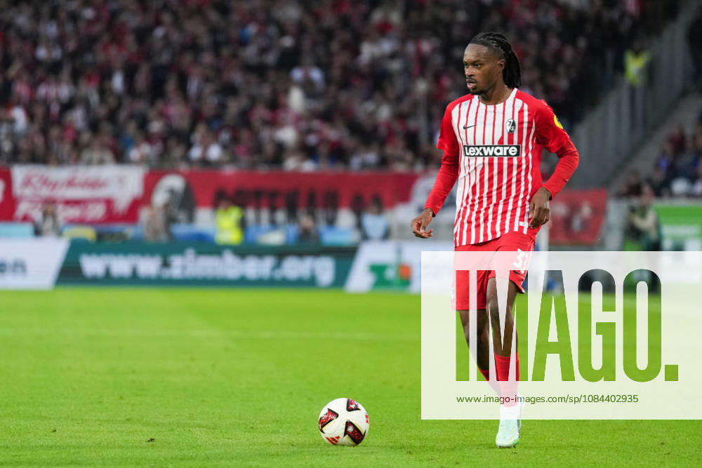 1 Bundesliga SC Freiburg vs. FC Schalke 04, October 11, 2026 Jordy Makengo, SC Freiburg, No. 33 with the ball 1 Bundesliga SC Freiburg vs. FC Schalke 04, Europa-Park Stadium, October 11, 2026 DFB and DFL regulations prohibit any use of photographs as image sequences and or quasi-video.