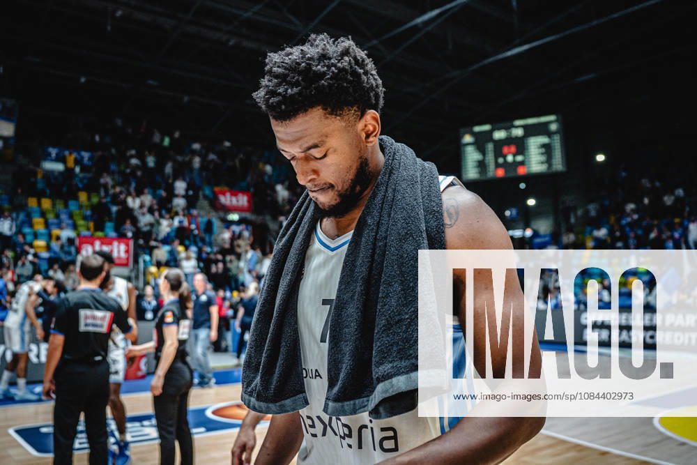 Basketball easyCredit BBL Bundesliga, Frankfurt Skyliners vs. Veolia Towers Hamburg, Trey Wade, Veolia Towers Hamburg disappointed after the game in Frankfurt am Main