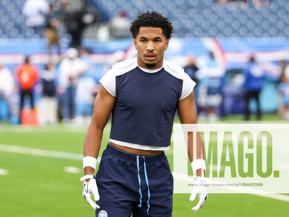 Oct 11, 2026; Nashville, TN, USA; Tennessee Titans cornerback Micah Robinson (21) warms up prior to the NFL, American Football Herren, USA regular season game between the Houston Texans and Tennessee Titans at Nissan Stadium. Mandatory Credit: -Cal Media NFL 2026: Texans Vs Titans OCT 11 - ZUMAc04_ 20261011_zma_c04_030