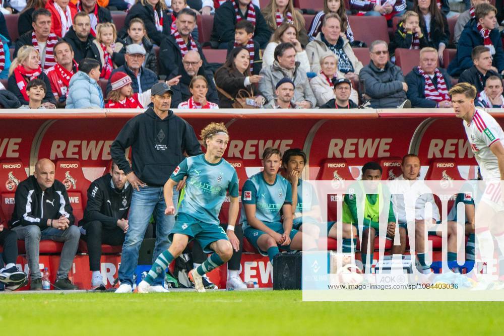 Alexander Blessin, Head Coach, Borussia Mönchengladbach (starting ), Isac Lidberg, Forward, Borussia Mönchengladbach 3, 1. FC Köln vs. Borussia Mönchengladbach, Soccer, 1 Bundesliga, Matchday 5, October 11, 2026. DFB and DFL regulations prohibit any use of photographs as image sequences and or quasi-video. Cologne, North Rhine-Westphalia, Germany
