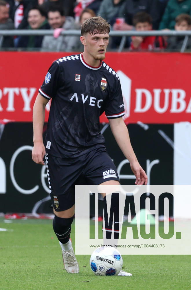 UTRECHT Willem II defender Maxim Dekker during the Vriendenloterij Eredivisie match between FC Utrecht and Willem II at Stadion Galgenwaard on October 11, 2026, in Utrecht, the Netherlands PETER LOUS EYE4IMAGES DeFodi Images