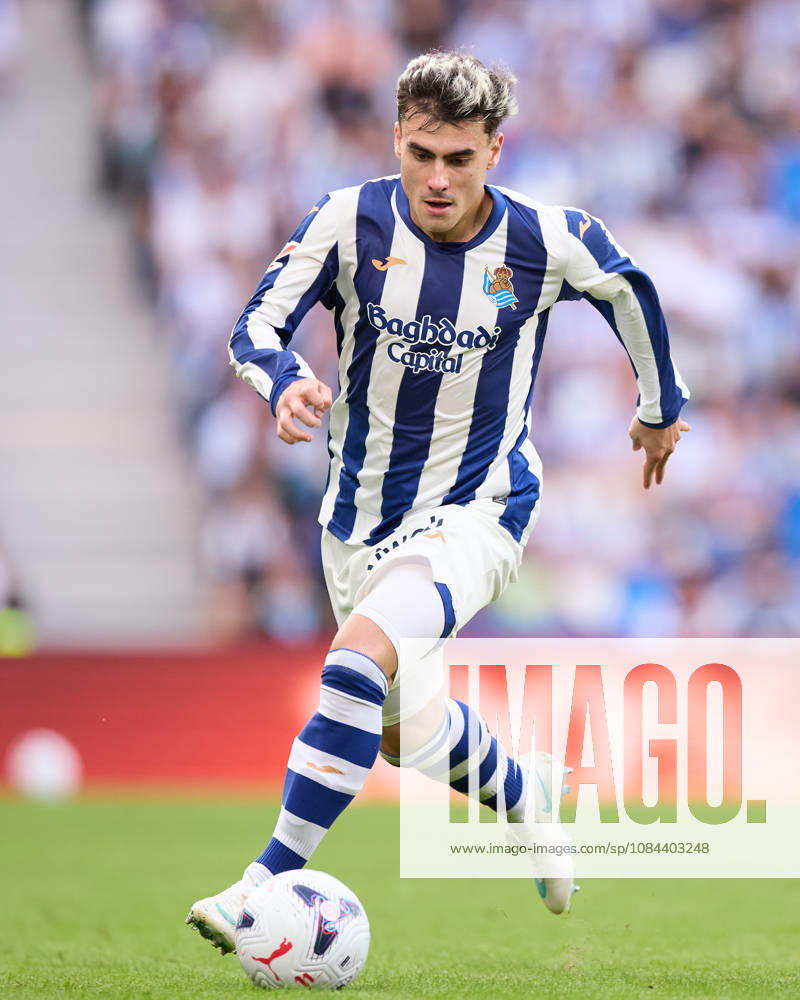 Ander Barrenetxea of Real Sociedad in action during the LaLiga EA Sports match between Real Sociedad and RC Deportivo de A Coruna at Anoeta on October 11, 2026, in San Sebastian, Spain. Real Sociedad V RC Deportivo De La Coruna - La Liga EA Sports - ZUMAa181 20261011_zaa_a181_171