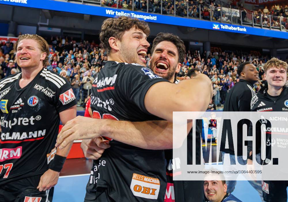 Handball 1st Bundesliga OPEL HBL 2026–2027 Season, Matchday 8: HC Erlangen (Nuremberg Metropolitan Region) vs. HCE MT Melsungen Women’s Team Celebrations and joy after the game: Tobias Buck, 39, HC Erlangen HCE Eloy Morante Maldonado 22, HC Erlangen HCE