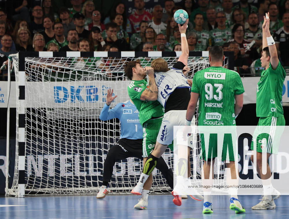 GER HBL 2026–2027 Season: Füchse Berlin vs. TBV Lemgo, October 11, 2026, MAX SCHMELING HALLE, Berlin, Aymeric ZAEPFEL of Füchse Berlin scores 30 goals against Lukas HUTECEK of TBV Lemgo Lippe (2), defensive play by FÜCHSE Berlin