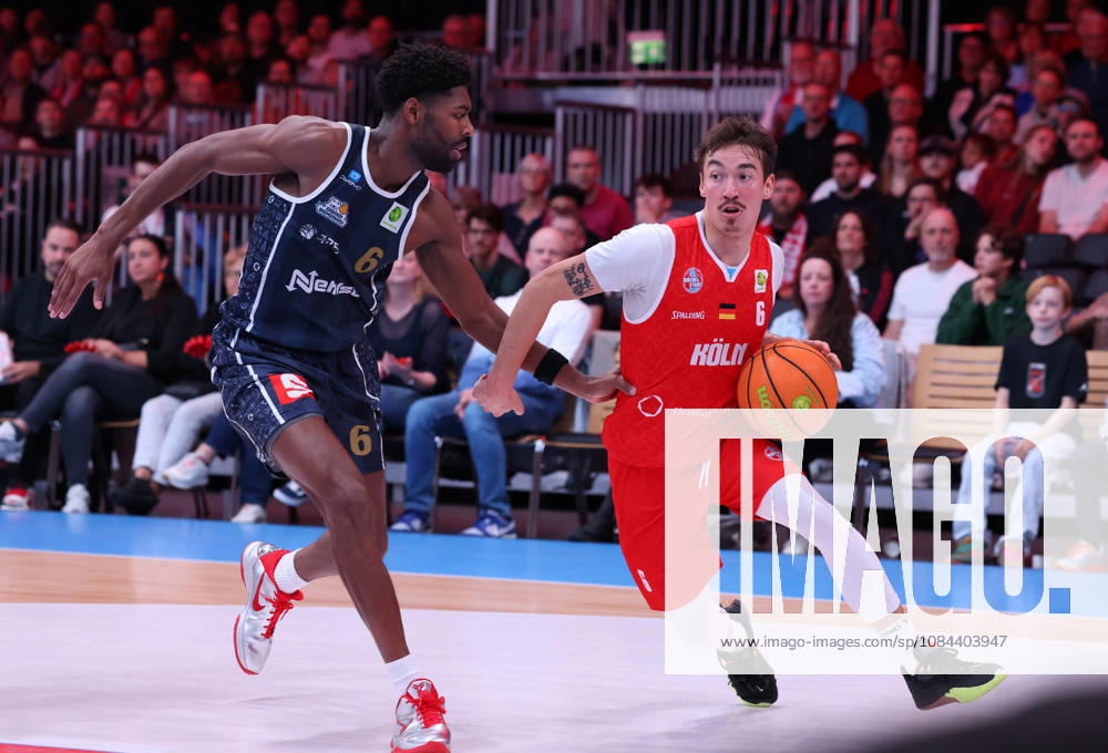 V l Carlos Carter, Eisbären Bremerhaven 06; Jasper Guenther, RheinStars Cologne 06 GER; RheinStars Cologne vs. Eisbären Bremerhaven, Basketball, ProA, Matchday 4, 2026–2027 Season, October 11, 2026 GER, RheinStars Cologne vs. Eisbären Bremerhaven, Basketball, ProA, Matchday 4, 2026–2027 Season, October 11, 2026 RheinStars Cologne