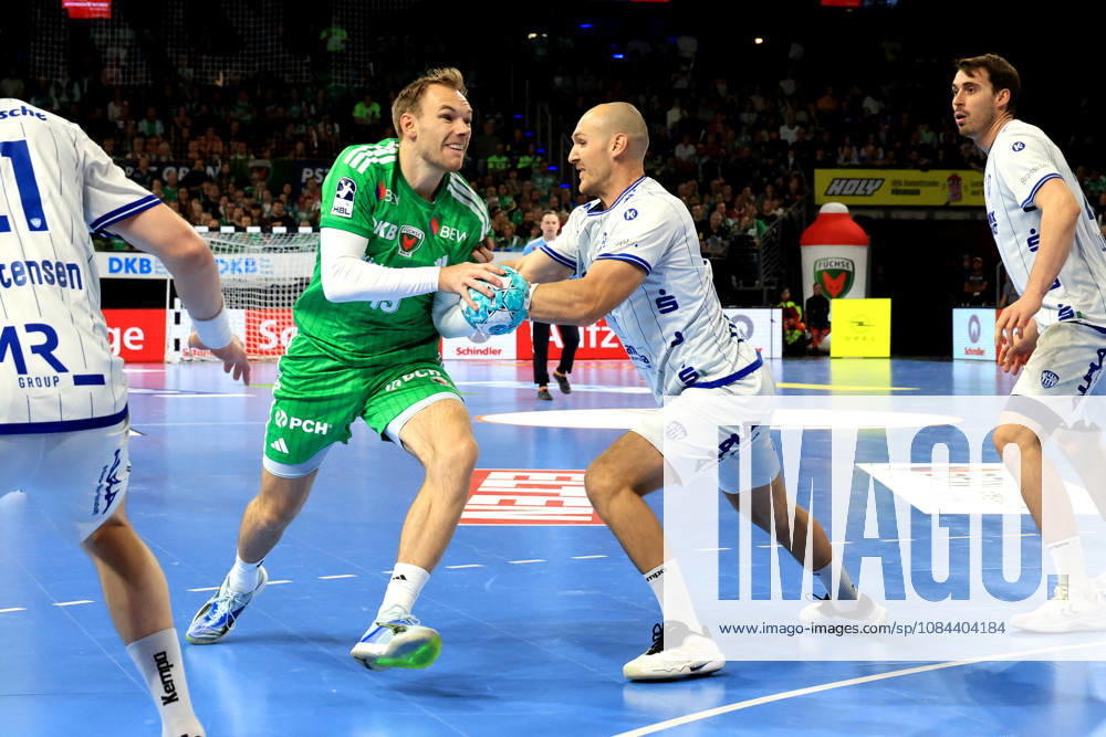 GER Germany, Handball, 1st Bundesliga, August 27, 2026, 2026–2027 season, Berlin, Fuechse Berlin vs. TBV Lemgo Lippe, Mathias Gidsel (Fuechse Berlin 19), Christian O’Sullivan (Lemgo 9), nordphoto GmbH, Engler Berlin, Max Schmeling Hall, Berlin, Germany