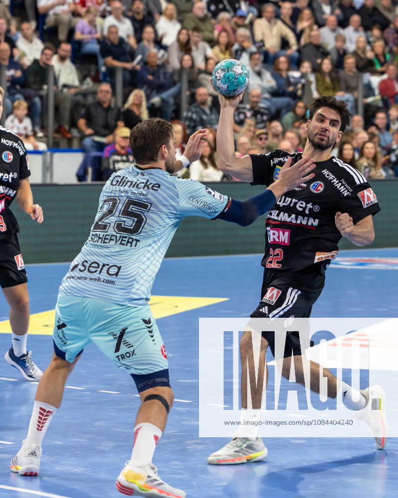 Eloy Morante Maldonado, HC Erlangen, 22; Olle Forsell Schefvert, MT Melsungen, 25; GER, HC Erlangen vs. MT Melsungen, Handball, Opel Handball Bundesliga, Matchday 8, 2026–2027 season, October 11, 2026, GER, HC Erlangen vs. MT Melsungen, Handball, Opel Handball Bundesliga, Matchday 8, 2026–2027 season, October 11, 2026, Nuremberg
