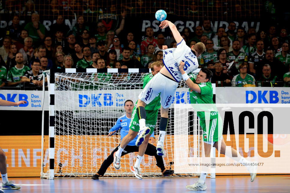 GER Germany, Handball, 1st Bundesliga, August 27, 2026, 2026–2027 season, Berlin, Füchse Berlin vs. TBV Lemgo-Lippe-Palicka, Andreas (Füchse Berlin 12), Simak, Frederik (Füchse Berlin 9), Max Darj (Füchse Berlin 5), Niels Versteijnen (Lemgo 25), nordphoto GmbH, Engler, Max Schmeling Hall, Berlin, Germany