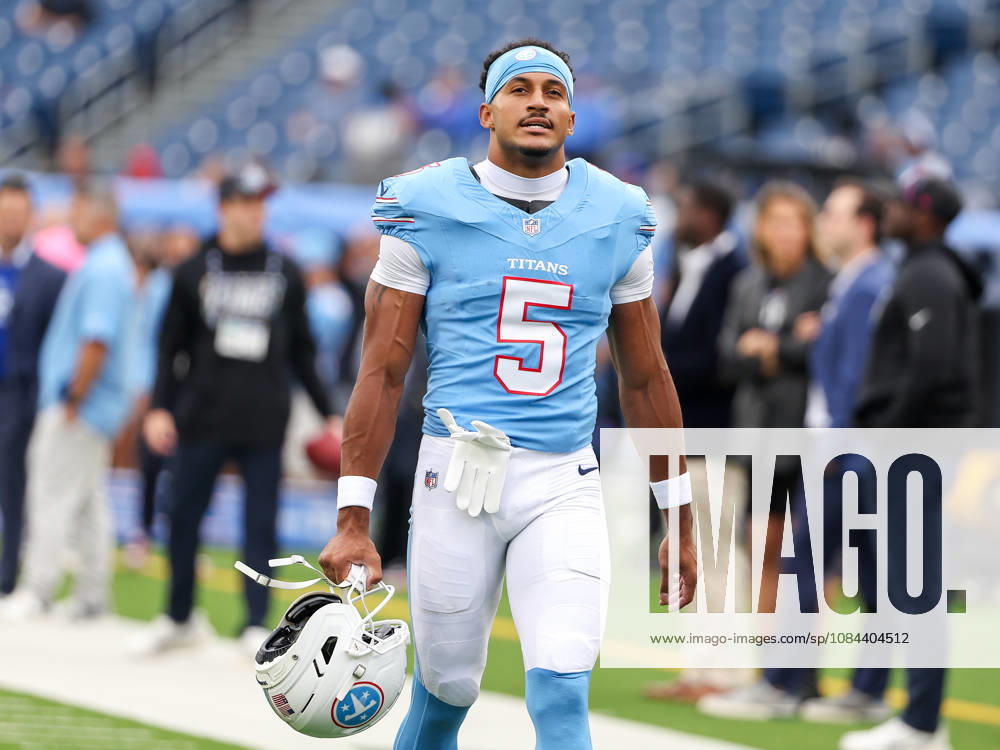Oct 11, 2026; Nashville, TN, USA; Tennessee Titans wide receiver Elic Ayomanor (5) walks off the field during warm-ups prior to the NFL, American Football Herren, USA regular season game between the Houston Texans and Tennessee Titans at Nissan Stadium. Mandatory Credit: -Cal Media Nashville USA - ZUMAc04_ 20261011_zma_c04_026