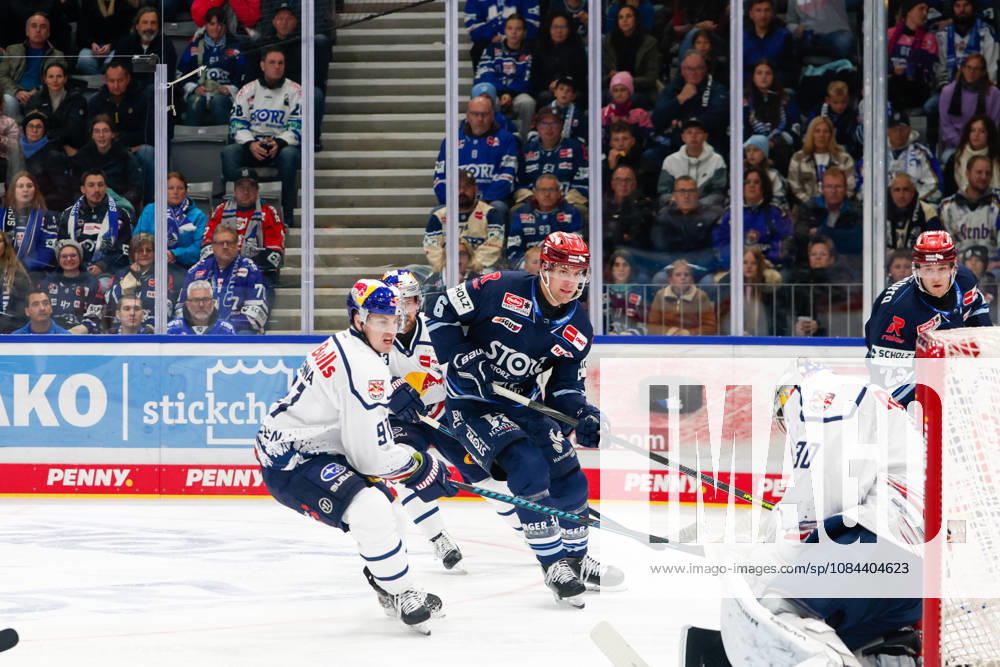 Max Bolle, EHC Red Bull Munich, 01, and Alex Peters, Schwenninger Wild Wings, 06, GER, Schwenninger Wild Wings vs. EHC Red Bull Munich, Ice Hockey, PENNY DEL, Matchday 8, 2026–2027 Season, October 11, 2026, GER, Schwenninger Wild Wings vs. EHC Red Bull Munich, Ice Hockey, PENNY DEL, Matchday 8, 2026–2027 Season, October 11, 2026, Schwenningen