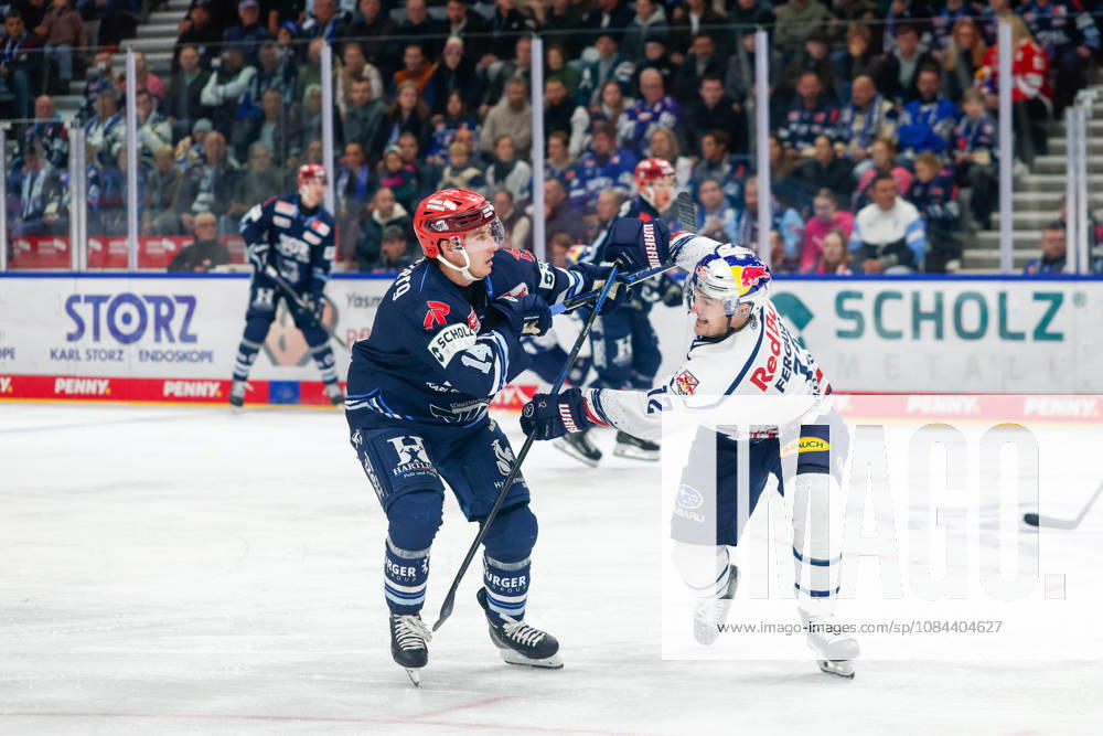 Curtis Valk, Schwenninger Wild Wings, 14, and Dominik Kahun, EHC Red Bull Munich, 21, GER, Schwenninger Wild Wings vs. EHC Red Bull Munich, ice hockey, PENNY DEL, Matchday 8, 2026–2027 season, October 11, 2026, GER, Schwenninger Wild Wings vs. EHC Red Bull Munich, Ice Hockey, PENNY DEL, Matchday 8, 2026–2027 Season, October 11, 2026, Schwenningen