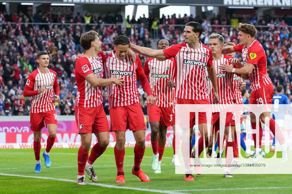Maximilian Eggestein, SC Freiburg, 08; Derry Scherhant, SC Freiburg, 07; goal celebration, emotions, shot on goal, finish, goal scored, goal, Igor Matanovic, SC Freiburg, 31; Philipp Treu, SC Freiburg, 29; Matthias Ginter, SC Freiburg, 28, Germany, soccer, Bundesliga 1, Matchday 5, 2026–2027, SC Freiburg vs. FC Schalke 04, October 11, 2026, Europa-Park Stadium, Freiburg, Freiburg, Europa-Park Stadium, Baden-Württemberg, Germany