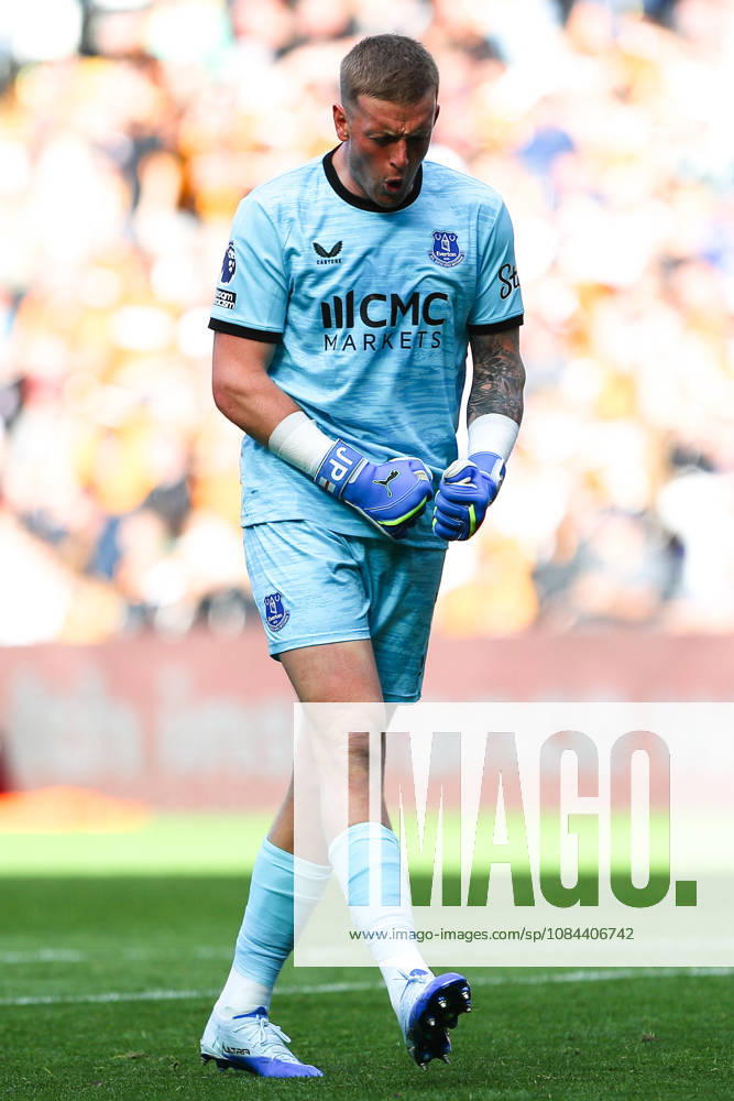 KINGSTON UPON HULL, ENGLAND, OCTOBER 11: Jordan Pickford of Everton FC celebrates Brennan Johnsons disallowed goal during a Premier League 2026-27 match between Hull City and Everton FC at the MKM Stadium on October 11, 2026 in Kingston Upon Hull, England. (Photo by Zach Forster Sports Press Photo)