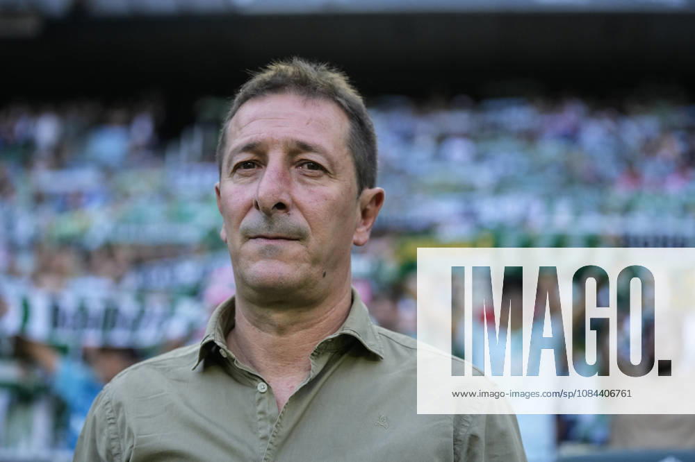 Luis Miguel Ramis, head coach of CA Osasuna, looks on during the Spanish league, LaLiga EA Sports, football match played between Real Betis and CA Osasuna at La Cartuja stadium on October 11, 2026, in Sevilla, Spain. Sevilla Spain - ZUMAa181 20261011_zaa_a181_186