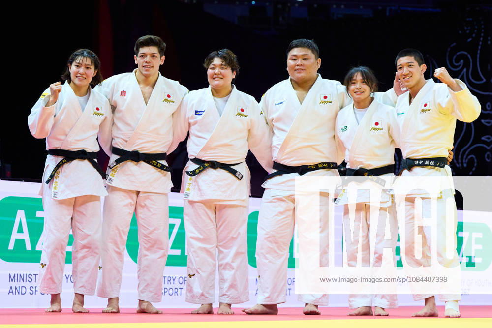 Japan team group, Mannschaftsbild, Totale (JPN), OCTOBER 11, 2026 -Judo : World Judo Championships BAKU2026 Mixed teams Final match at National Gymnastics Arena in Baku, Azerbaijan. aflo_355108706 KenxAsakurax