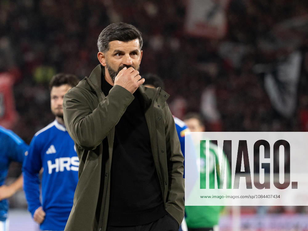 GER, Soccer, Men s, Bundesliga 1, 2026–2027 Season, Matchday 5, SC Freiburg vs. FC Schalke 04. Disappointment and frustration for Miron Muslic of FC Schalke 04 after the match. DFB and DFL regulations prohibit any use of photographs as image sequences and or quasi-video. Freiburg, Europa-Park Stadium, Baden-Württemberg, Germany