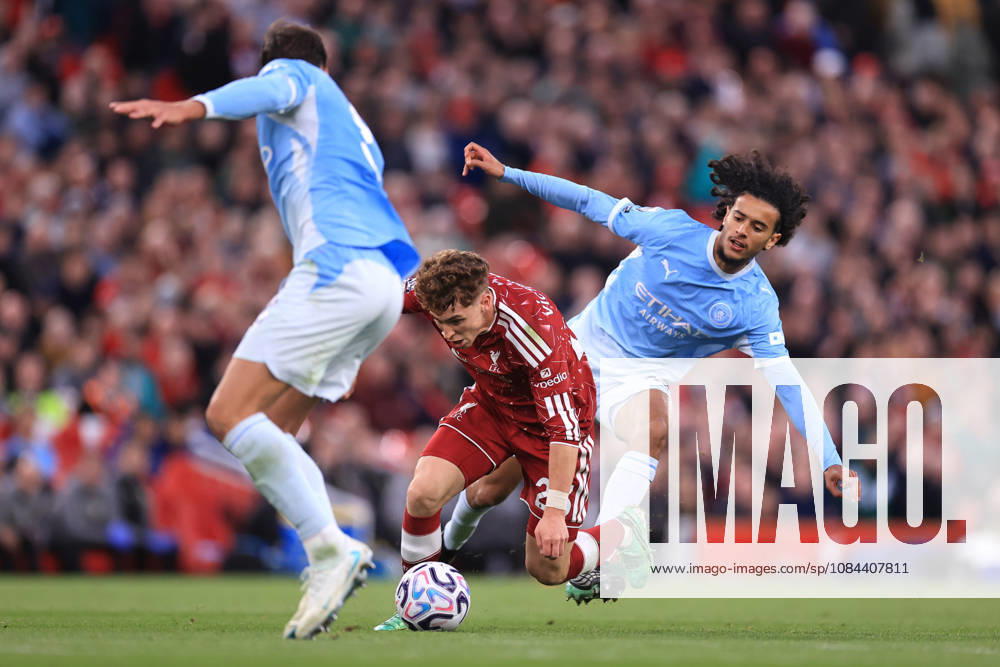 Liverpool gegen Manchester City, 11. Oktober 2026, Premier League, Liverpool gegen Manchester City: Victor Munoz von Liverpool wird von Ayyoub Bouaddi von Manchester City gefoult. Foto: Simon Stacpoole, Abseits, Liverpool, Großbritannien