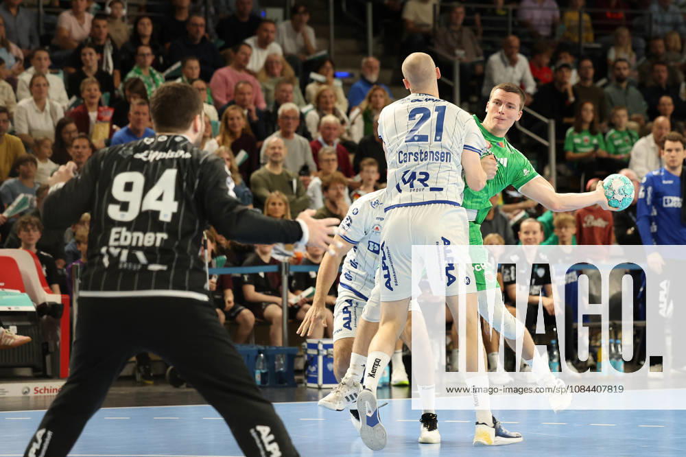 Handball, Opel HBL, 2026–2027 Season, 1 HBL, Füchse Berlin vs. TBV Lemgo Lippe, Max Schmeling Hall, Domenico Ebner (TBV Lemgo Lippe, 94) and Leve Carstensen (TBV Lemgo Lippe, 21) vs. Nils Lichtlein (Füchse Berlin, 17), Berlin, Deutschkand