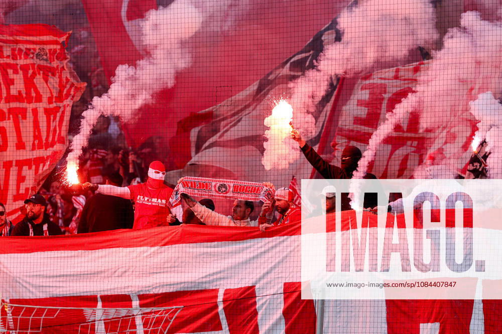 Soccer, Bundesliga, 1. FC Köln vs. Borussia Mönchengladbach, RheinEnergieSTADION, Matchday 5, 2026–2027 Season Pyrotechnics in the home section of the stadium DFB regulations prohibit the use of photographs as image sequences and or quasi-video Photo: WilkowskixPressefotoKochx North Rhine-Westphalia, Germany