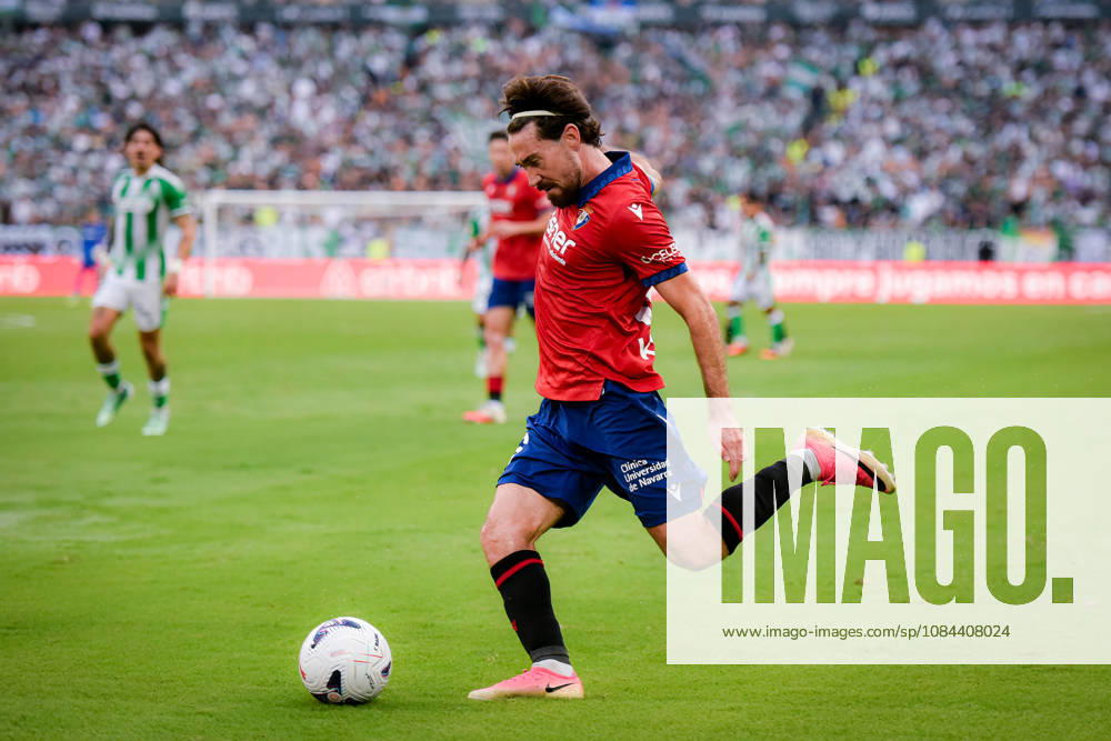 ESP LaLiga EA Sports: Real Betis vs. CA Osasuna. Moi Gomez of Osasuna and Abel Bretones of Osasuna during the LaLiga EA Sports match between Real Betis and CA Osasuna, played at Benito Villamarin Stadium in Seville on October 11, 2026, in Spain. Spanish Soccer