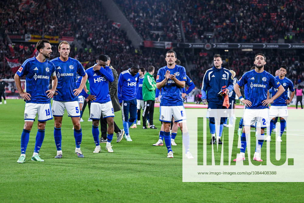 Soccer, 2026–2027 Season, Bundesliga, SC Freiburg vs. FC Schalke 04, The FC Schalke 04 players are disappointed after the final whistle: Kenan Karaman (FC Schalke 04), Timo Becker (FC Schalke 04), Ron Schallenberg (FC Schalke 04), Adil Aouchiche (FC Schalke 04) xRHR PHOTO YYx