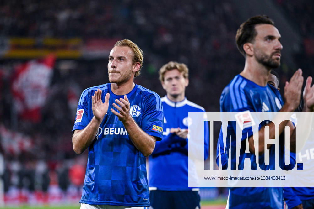 Soccer, 2026–2027 Season, Bundesliga, SC Freiburg vs. FC Schalke 04, The FC Schalke 04 players are disappointed after the game, Timo Becker, FC Schalke 04, xRHR, PHOTO YYx