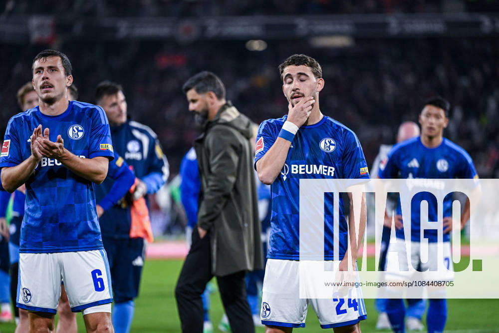 Soccer, 2026–2027 Season, Bundesliga, SC Freiburg vs. FC Schalke 04, The FC Schalke 04 players are disappointed after the final whistle; Ron Schallenberg (FC Schalke 04), Adil Aouchiche (FC Schalke 04) xRHR PHOTO YYx