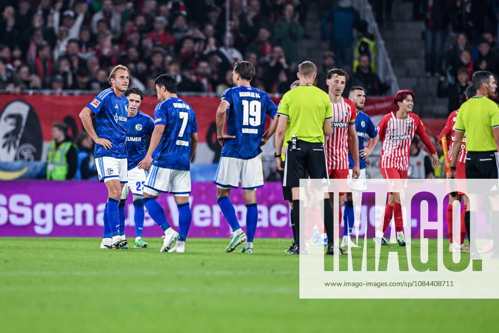 Soccer, 2026–2027 Season, Bundesliga, SC Freiburg vs. FC Schalke 04, The FC Schalke 04 players are disappointed after the final whistle; Timo Becker (FC Schalke 04), Kenan Karaman (FC Schalke 04) xRHR PHOTO YYx