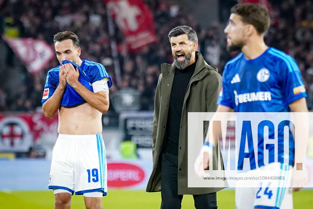 Germany Soccer Bundesliga 2026–2027, Matchday 5: SC Freiburg vs. FC Schalke 04 at Europa-Park Stadium in Freiburg; Miron Muslic (coach, FC Schalke 04), Kenan Karaman (FC Schalke 04, 19), and Adil Aouchiche (FC Schalke 04, 24) were upset, angry, and sad after the loss