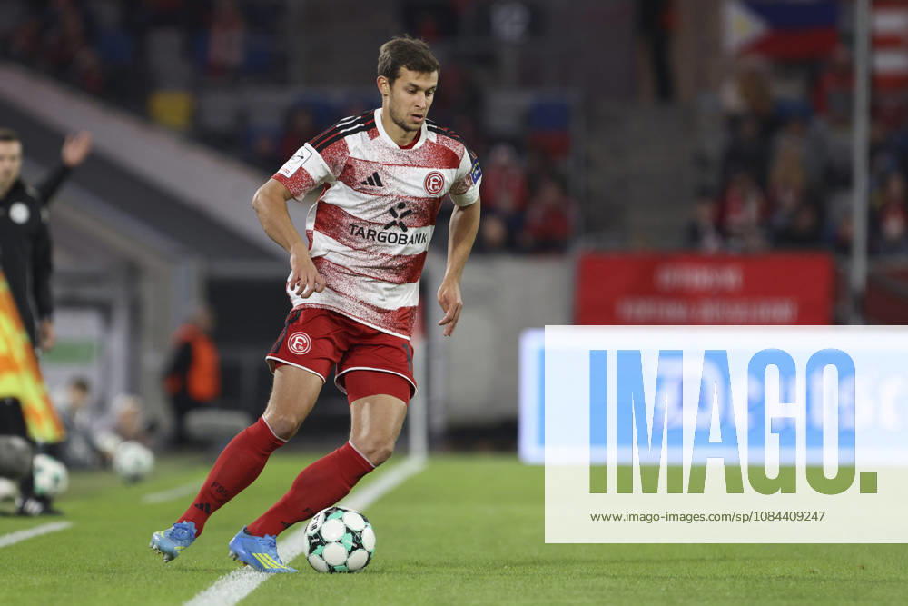Tim Oberdorf of Fortuna Düsseldorf in action, on the ball, making a solo play during the 3. Liga match between Fortuna Düsseldorf and SC Verl at the Merkur Spiel Arena on October 11, 2026, in Düsseldorf, Germany. Photo by Oliver Kaelke, DeFodi Images. Tim Oberdorf of Fortuna Düsseldorf controls the ball during the 3. Liga match between Fortuna Düsseldorf and SC Verl at Merkur Spiel Arena on October 11, 2026 in Düsseldorf, Germany. Photo by Oliver Kaelke, DeFodi Images. DFB and DFL regulations prohibit any use of photographs as image sequences and or quasi-video. Photo by Oliver Kaelke, DeFodi Images.