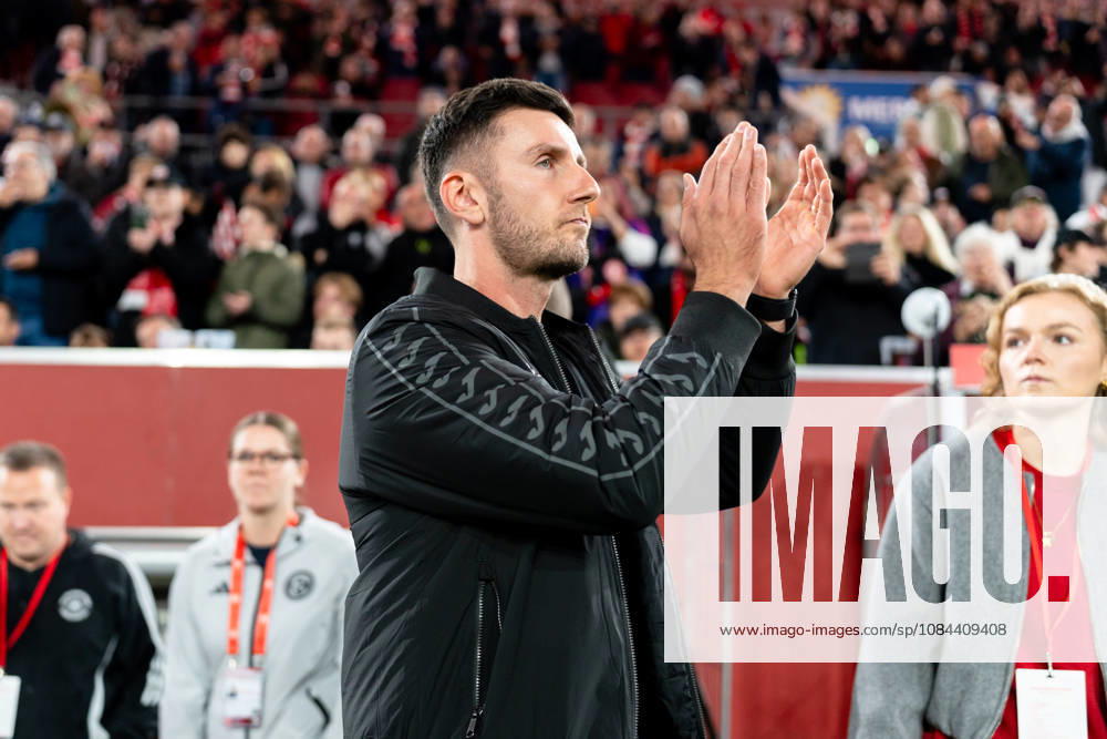 Germany 3rd Division 2026–2027: Fortuna Düsseldorf vs. SC Verl, Matchday 8, October 12, 2026, Merkur Spiel Arena, North Rhine-Westphalia, Orent Shala, Coach, Cheering, Joy, Emotions