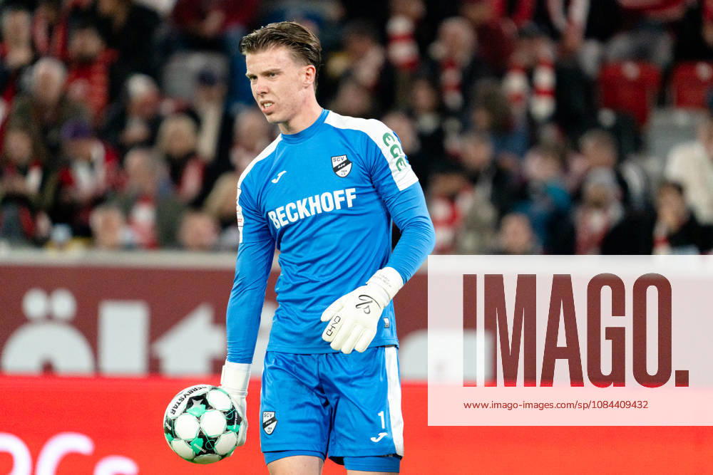 Germany 3rd Division 2026–2027 Fortuna Düsseldorf vs. SC Verl Matchday 8, October 12, 2026, Merkur Spiel Arena, North Rhine-Westphalia, Timo Schlieck, SC Verl, 1: Frustration, Anger, Emotions, Sadness