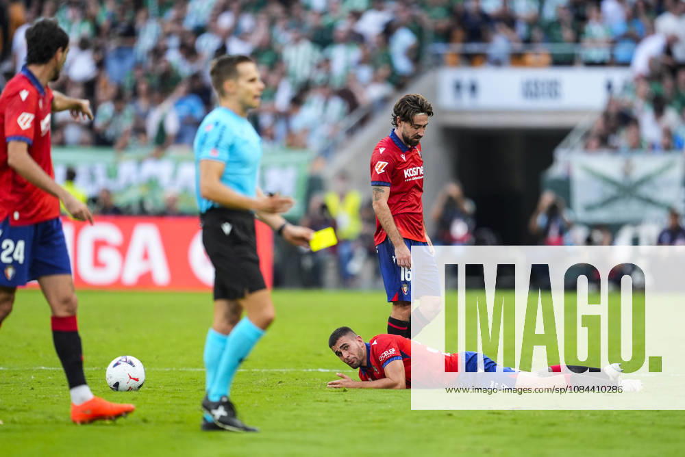 Unai Santos of CA Osasuna looks on during the Spanish league, LaLiga EA Sports, football match played between Real Betis and CA Osasuna at La Cartuja stadium on October 11, 2026, in Sevilla, Spain. Real Betis V CA Osasuna - LaLiga EA Sports - ZUMAa181 20261011_zaa_a181_250