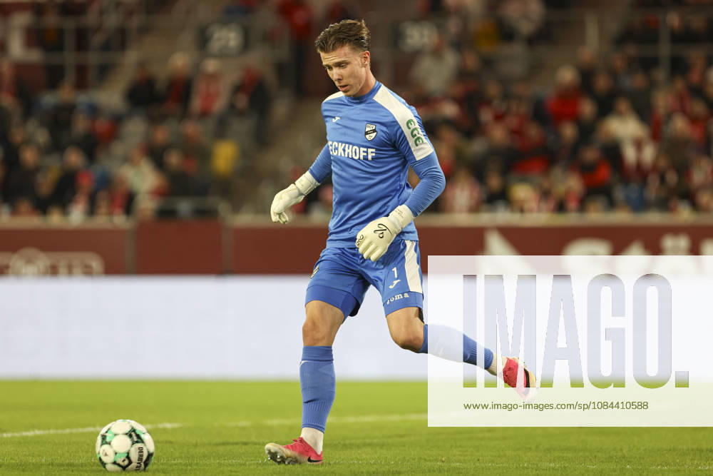 Goalkeeper Timo Schlieck of SC Verl in action, on the ball, making a solo play during the 3. Liga match between Fortuna Düsseldorf and SC Verl at the Merkur Spiel Arena on October 11, 2026, in Düsseldorf, Germany. Photo by Oliver Kaelke, DeFodi Images. Goalkeeper Timo Schlieck of SC Verl controls the ball during the 3. Liga match between Fortuna Düsseldorf and SC Verl at Merkur Spiel Arena on October 11, 2026 in Düsseldorf, Germany. Photo by Oliver Kaelke, DeFodi Images. DFB and DFL regulations prohibit any use of photographs as image sequences and or quasi-video. Photo by Oliver Kaelke, DeFodi Images.