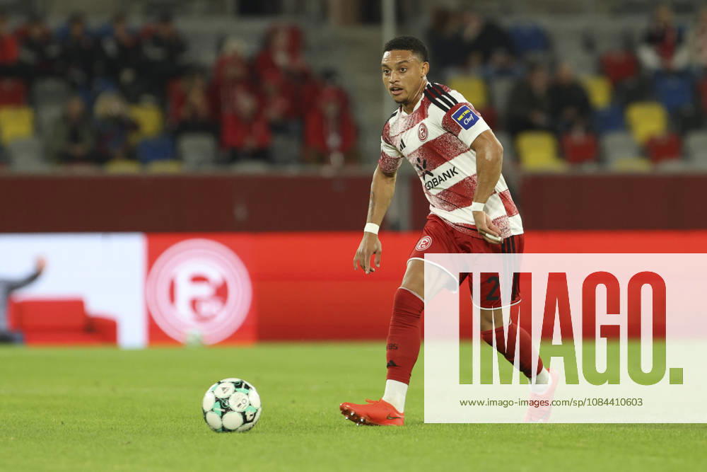 Steven van der Sloot of Fortuna Düsseldorf in action, on the ball, making a solo play during the 3. Liga match between Fortuna Düsseldorf and SC Verl at the Merkur Spiel Arena on October 11, 2026, in Düsseldorf, Germany. Photo by Oliver Kaelke, DeFodi Images. Steven van der Sloot of Fortuna Düsseldorf controls the ball during the 3. Liga match between Fortuna Düsseldorf and SC Verl at Merkur Spiel Arena on October 11, 2026 in Düsseldorf, Germany. Photo by Oliver Kaelke, DeFodi Images. DFB and DFL regulations prohibit any use of photographs as image sequences and or quasi-video. Photo by Oliver Kaelke, DeFodi Images.