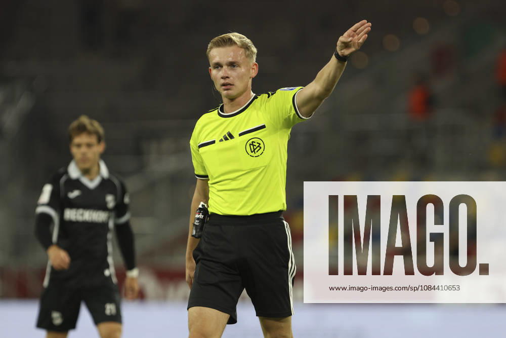 Referee Sebastian Hilsberg gestures during the 3. Liga match between Fortuna Düsseldorf and SC Verl at the Merkur Spiel Arena on October 11, 2026, in Düsseldorf, Germany. Photo by Oliver Kaelke, DeFodi Images. Referee Sebastian Hilsberg gestures during the 3. Liga match between Fortuna Düsseldorf and SC Verl at Merkur Spiel Arena on October 11, 2026 in Düsseldorf, Germany. Photo by Oliver Kaelke, DeFodi Images. DFB and DFL regulations prohibit any use of photographs as image sequences and or quasi-video. Photo by Oliver Kaelke, DeFodi Images.