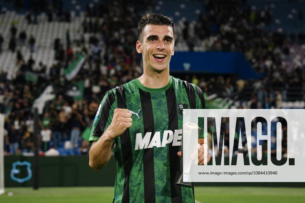 Sassuolos Cas Odenthal Panini Player of the match at the end of the Serie A soccer match between Sassuolo and Milan at the Mapei Stadium in Reggio Emilia, north Italy - Sunday, October 11, 2026 -
