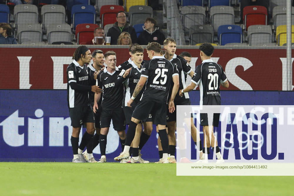 Tim Heike of SC Verl celebrates the goal with his teammates after the score was tied at 1–1 during the 3. Liga match between Fortuna Düsseldorf and SC Verl at the Merkur Spiel Arena on October 11, 2026, in Düsseldorf, Germany. Photo by Oliver Kaelke, DeFodi Images. Tim Heike of SC Verl celebrates after scoring his team’s first goal with teammates during the 3. Liga match between Fortuna Düsseldorf and SC Verl at Merkur Spiel Arena on October 11, 2026 in Düsseldorf, Germany. Photo by Oliver Kaelke, DeFodi Images. DFB and DFL regulations prohibit any use of photographs as image sequences and or quasi-video. Photo by Oliver Kaelke, DeFodi Images.