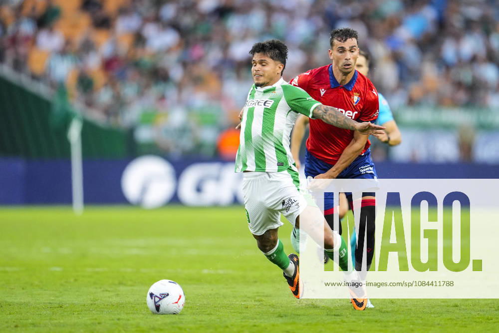 Lucas Torro of CA Osasuna and Cucho Hernandez of Real Betis Balompie in action during the Spanish league, LaLiga EA Sports, football match played between Real Betis and CA Osasuna at La Cartuja stadium on October 11, 2026, in Sevilla, Spain. Real Betis V CA Osasuna - LaLiga EA Sports - ZUMAa181 20261011_zaa_a181_282