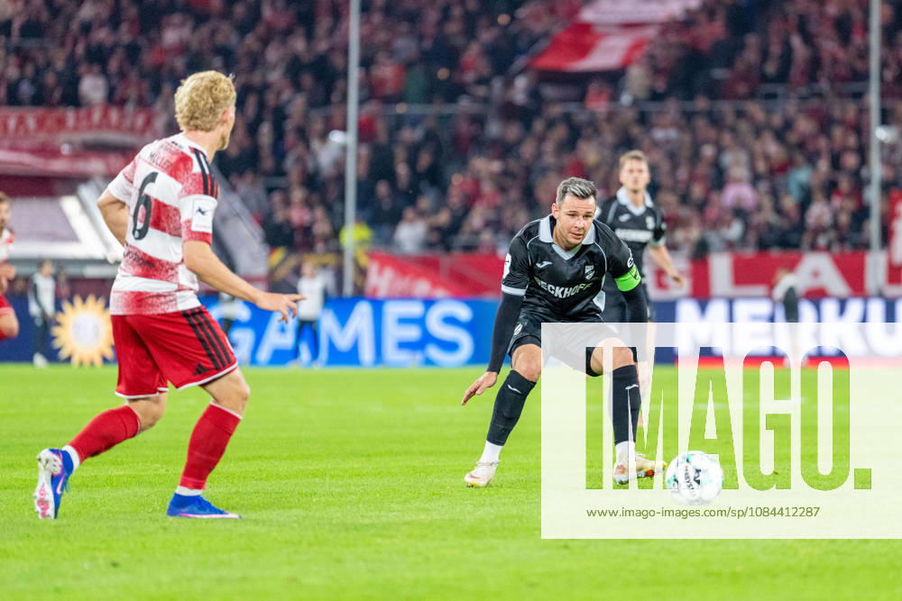 Andreas Mueller of Fortuna Düsseldorf, No. 6, passes forward; Niko Kijewski of SC Verl, No. 19, lies in wait. Fortuna Düsseldorf vs. SC Verl, Soccer, 3. Liga, Matchday 8, 2026–27 Season, October 12, 2026, DFL regulations prohibit any use of photographs as image sequences and or quasi-video. Fortuna Düsseldorf vs. SC Verl, soccer, 3rd Division, Matchday 8, 2026–27 season, October 12, 2026, Düsseldorf