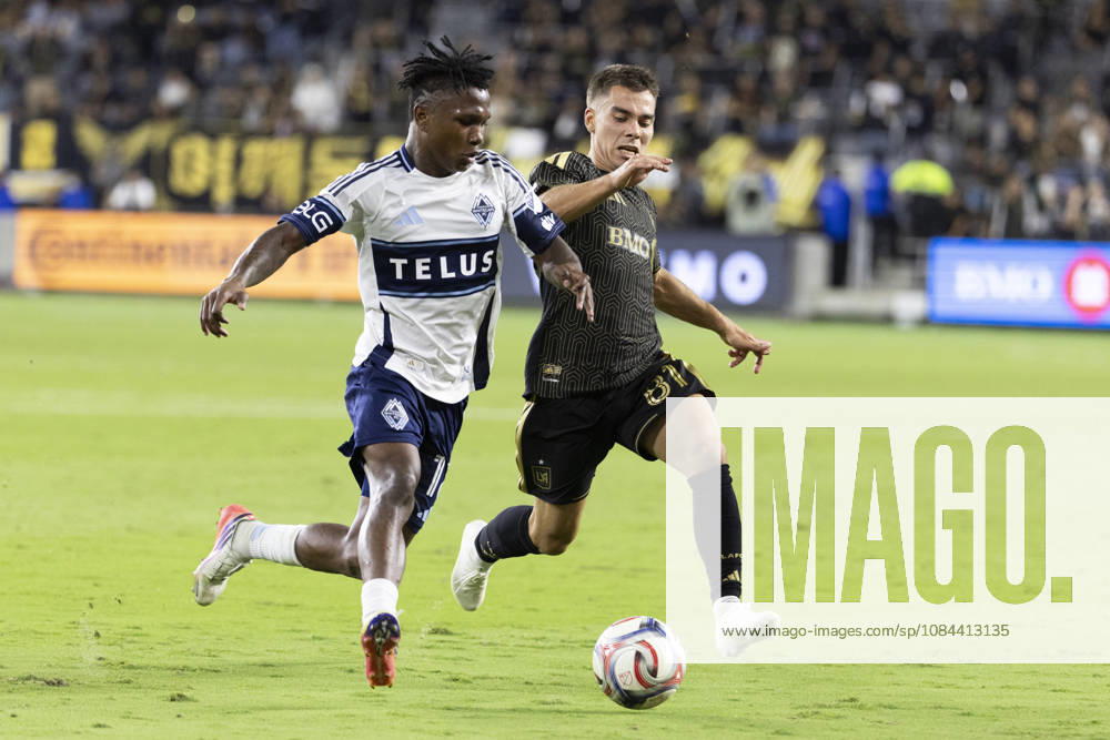Vancouver Whitecaps right wing back Edier Ocampo (18) and Los Angeles FC central midfielder Leo Walta (81) in actions during a MLS, Fussball Herren, USA soccer game on Saturday, Oct. 10, 2026 in Los Angeles. Los Angeles USA - ZUMAc68_ 20261010_zaf_c68_095